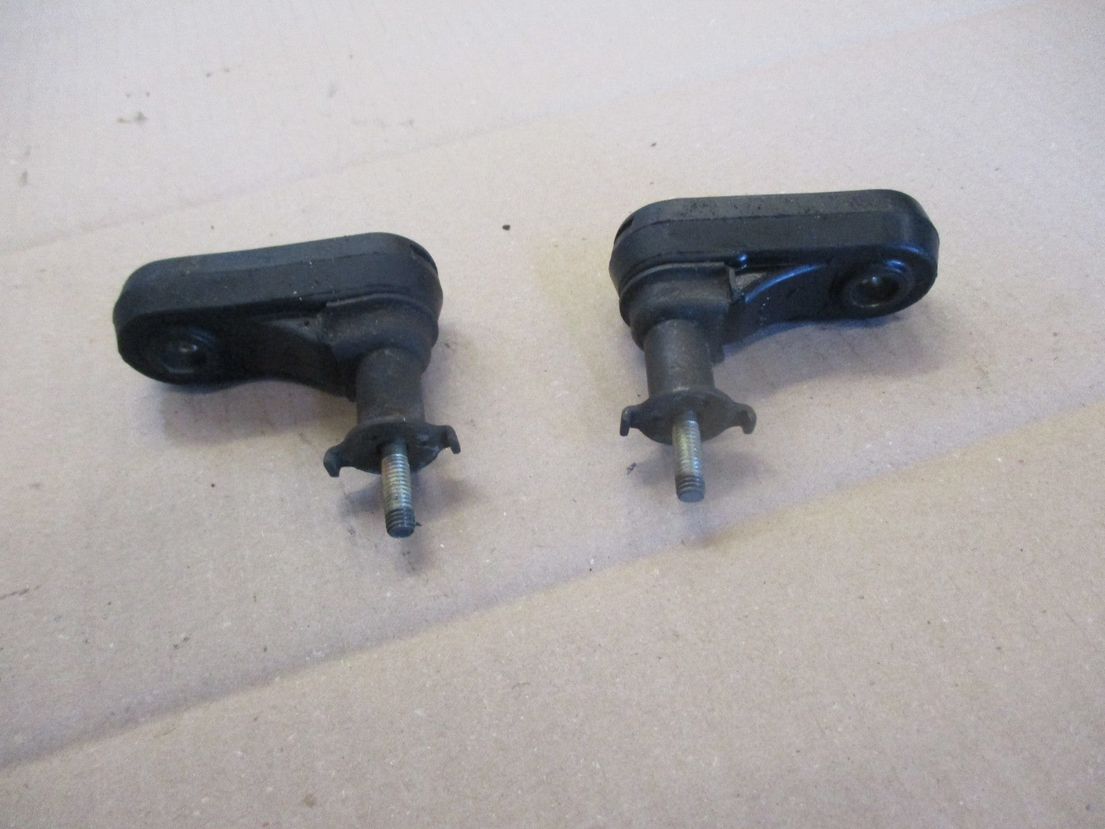 Pattes de fixation clignotants arrières pour Honda 125 XLS - XR