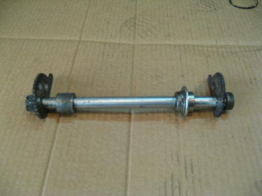 Axe de roue arrière pour Yamaha 125 DTMX - 2A8