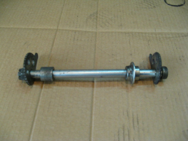 Axe de roue arrière pour Yamaha 125 DTMX - 2A8