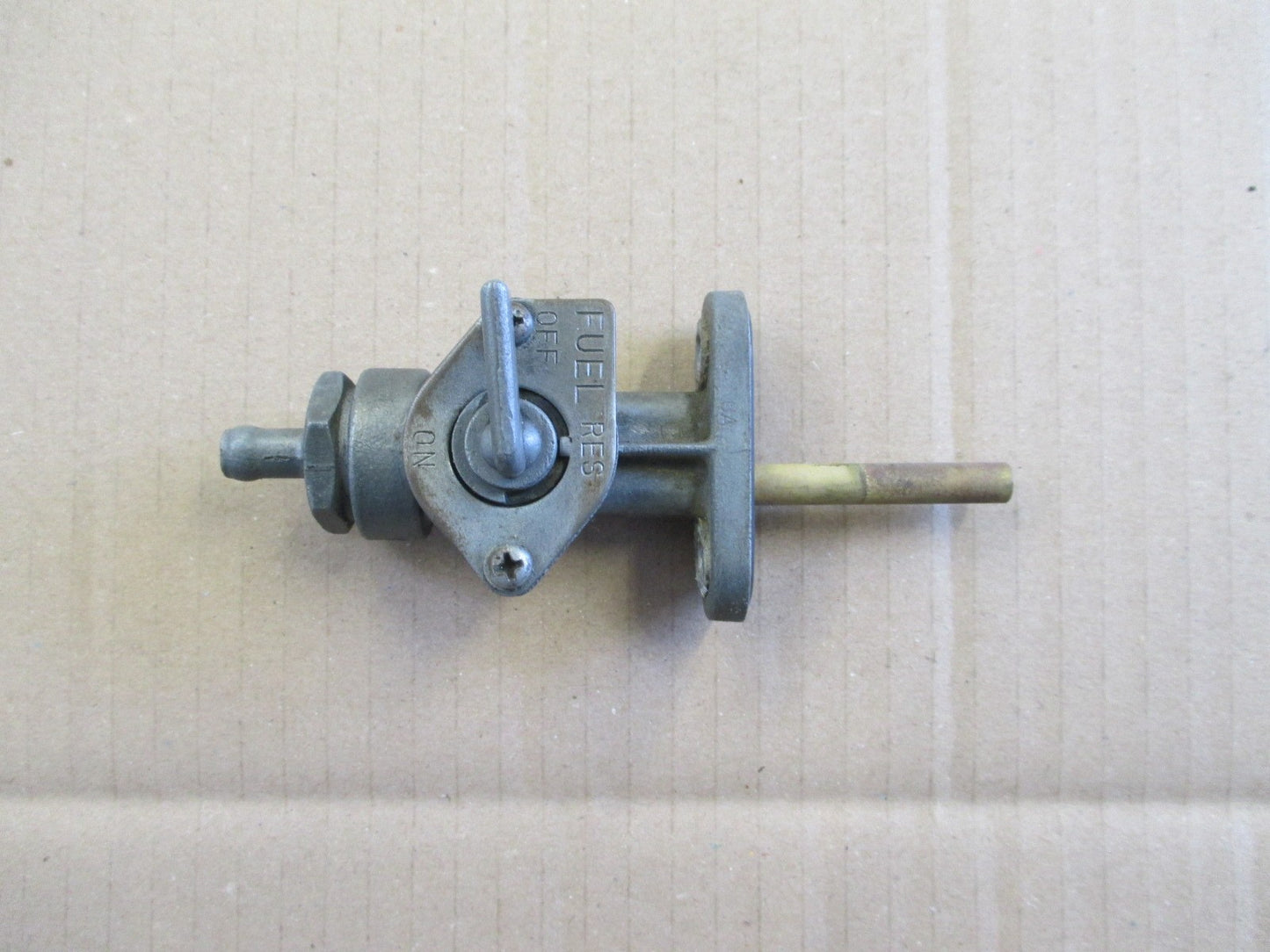 Robinet essence pour Yamaha 125 AT1 - AT2