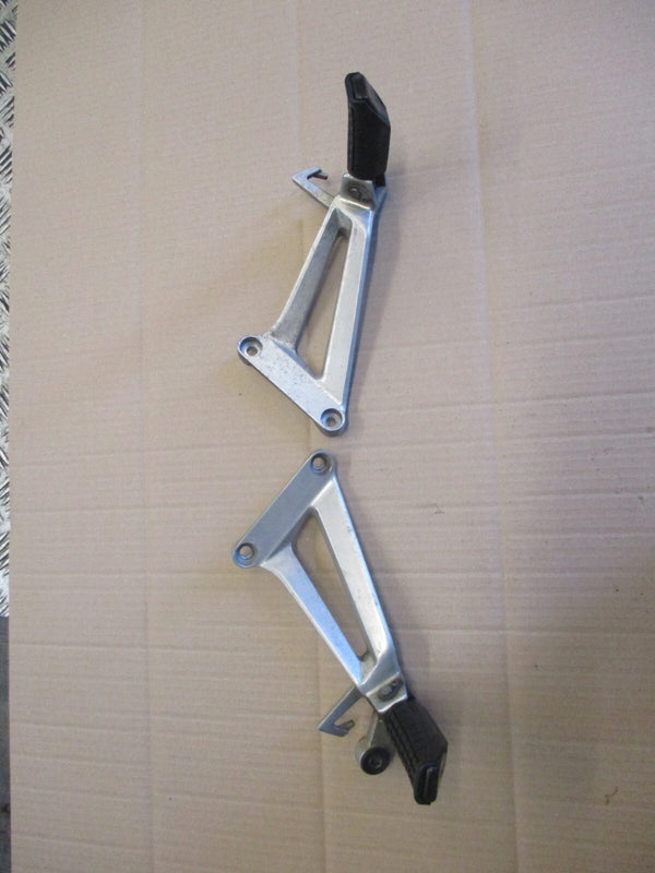 Cales pieds arrière pour Honda 125 CBR - JC34