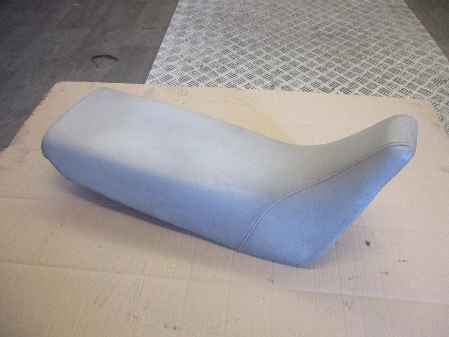 Selle gris clair pour Yamaha 660 XTZ - 3YF