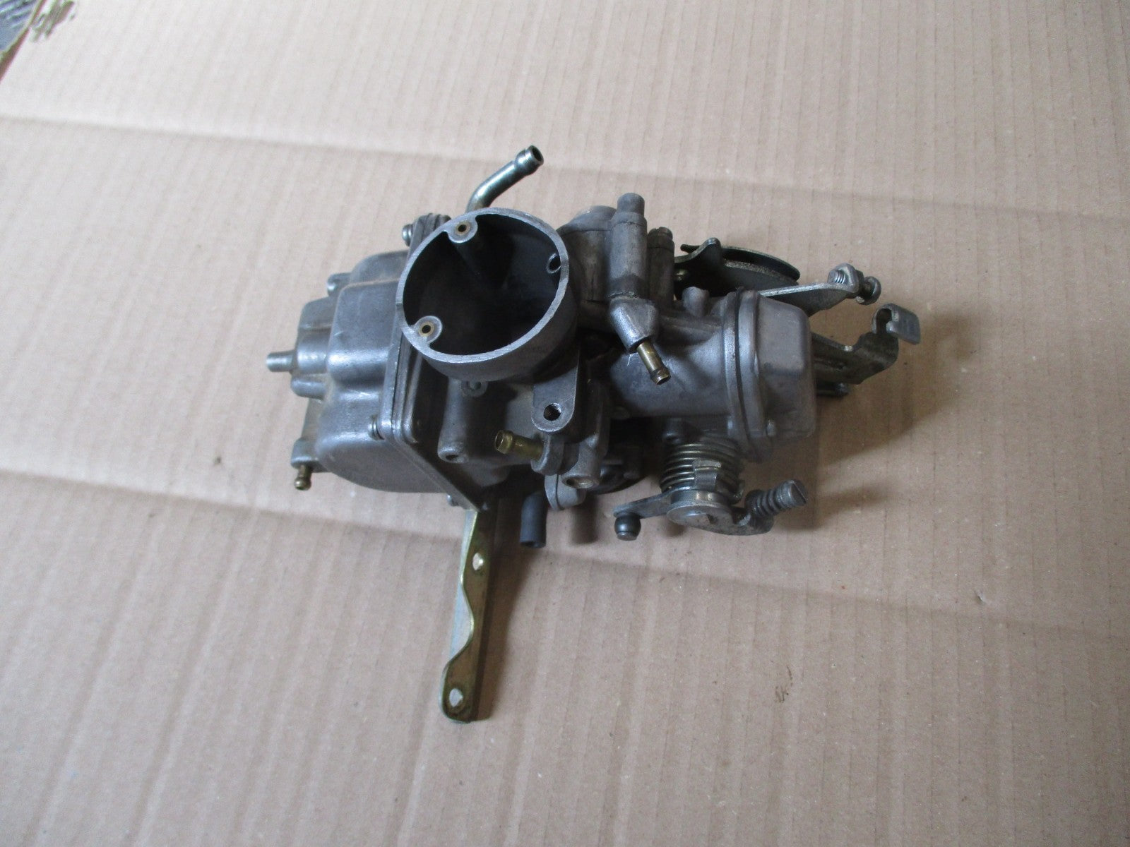 Carburateur gauche pour Yamaha 600 XTE - 3TB - 4PT - DJ02