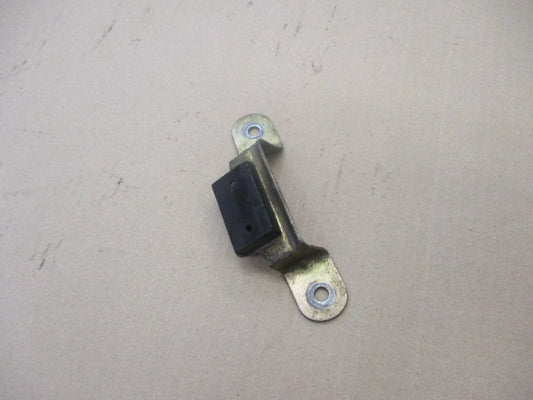 Plaque fixation arrière de réservoir pour Suzuki 600 DR - 650 DR - SN41A - SP41A