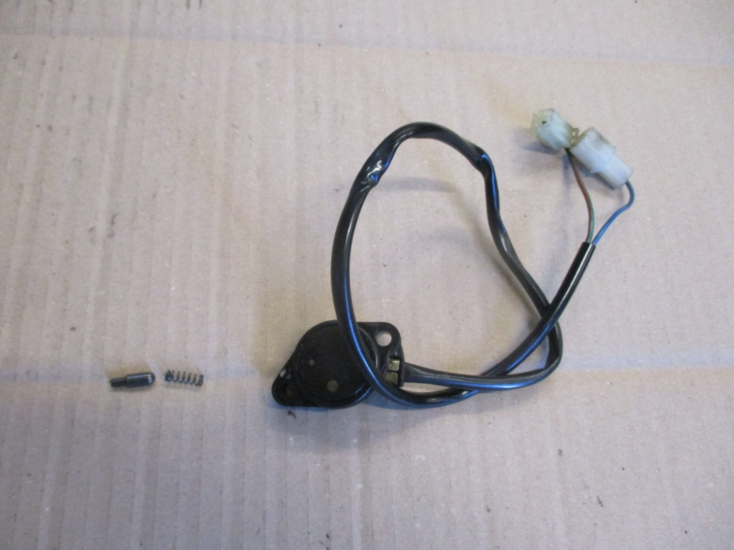 Contacteur de point mort + pion pour Suzuki 125 GZ Marauder