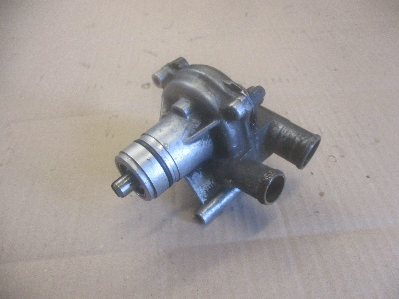 Pompe à eau pour Honda 750 VFR - RC24