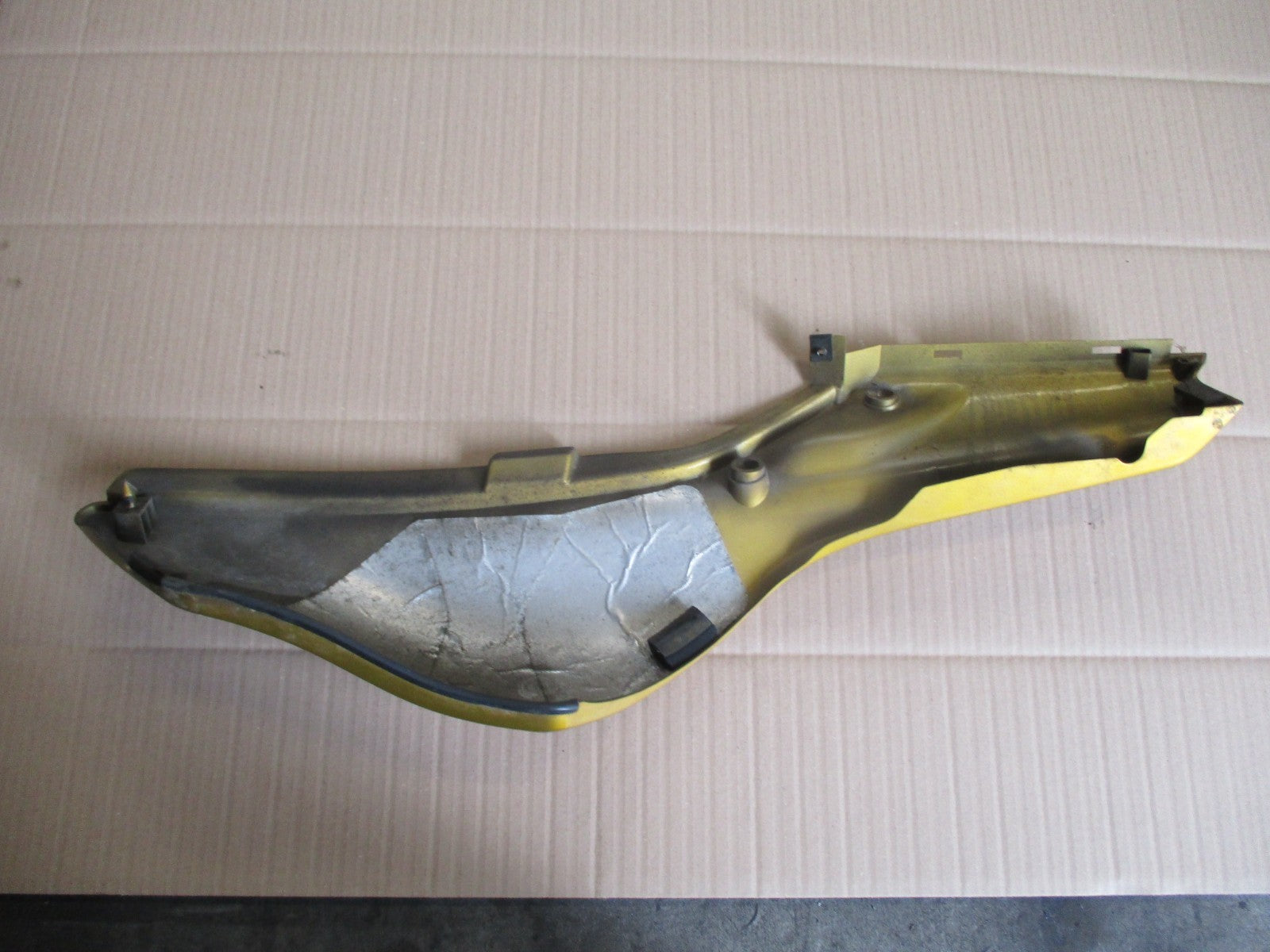 Cache latéral droit pour Yamaha 125 TDR modèle 4FU / 5AE