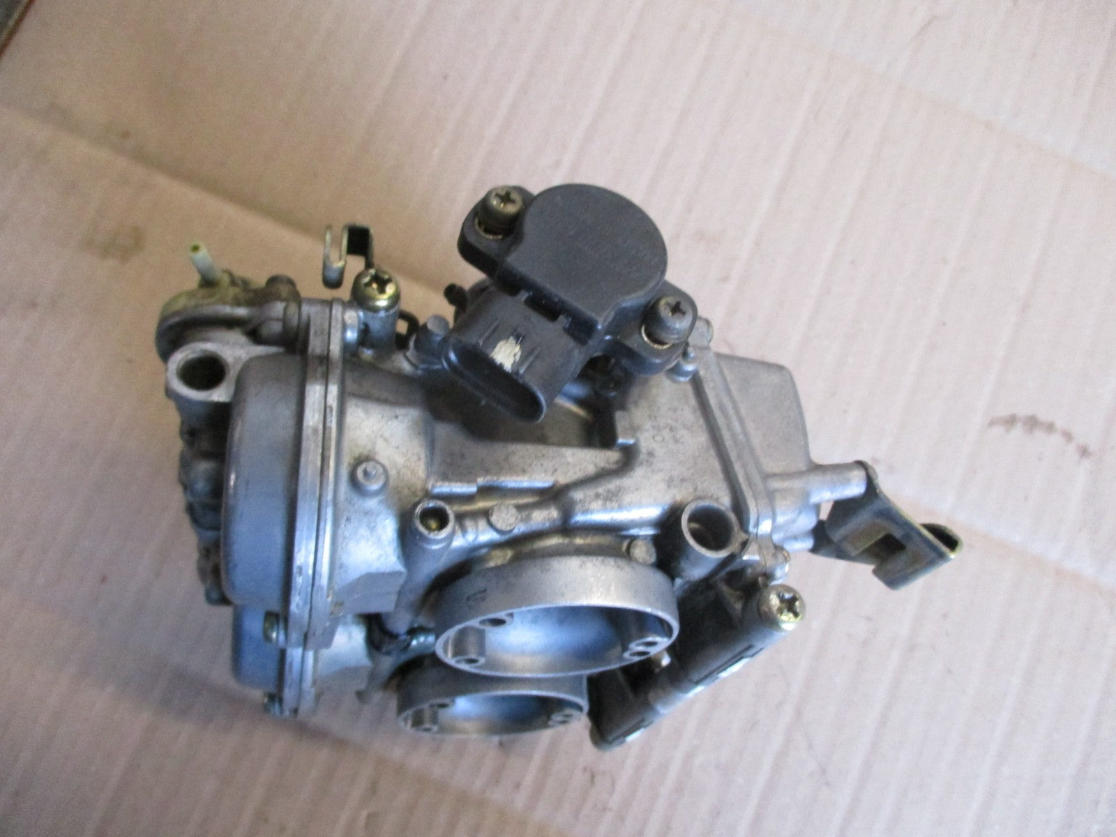 Carburateur pour Suzuki 650 XF Freewind