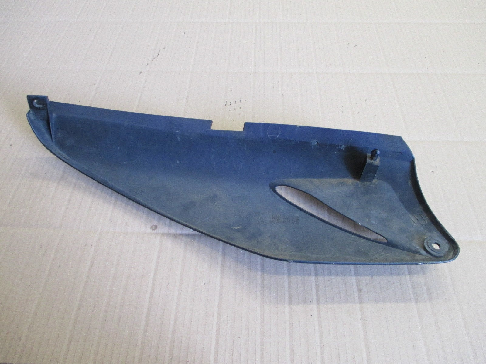 Cache latéral gauche pour Honda 125 XLV - Varadéro - JC32