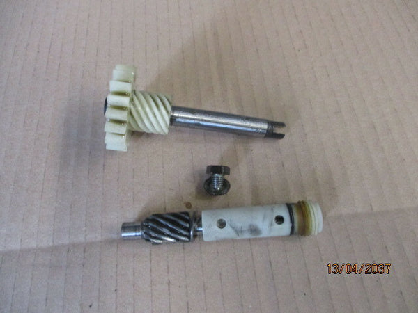 Entraineur de compte tours et de pompe à huile pour Suzuki 125 TS B - 1979