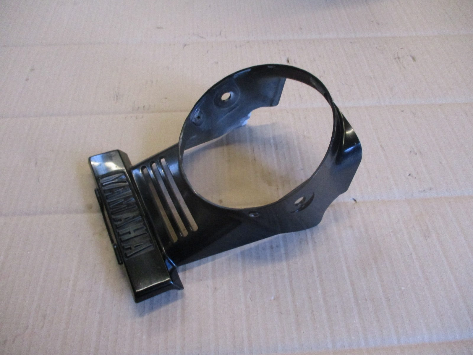 Entourage de phare pour Yamaha 125 SR - 10F