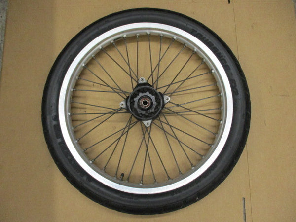Roue avant avec pneu très bon état pour Suzuki 750 DR - 800 DR - SR41 - SR42A