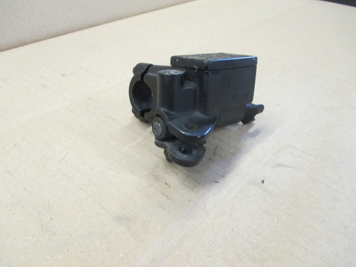 Maitre cylindre frein avant pour Honda 125 CBF - JC74