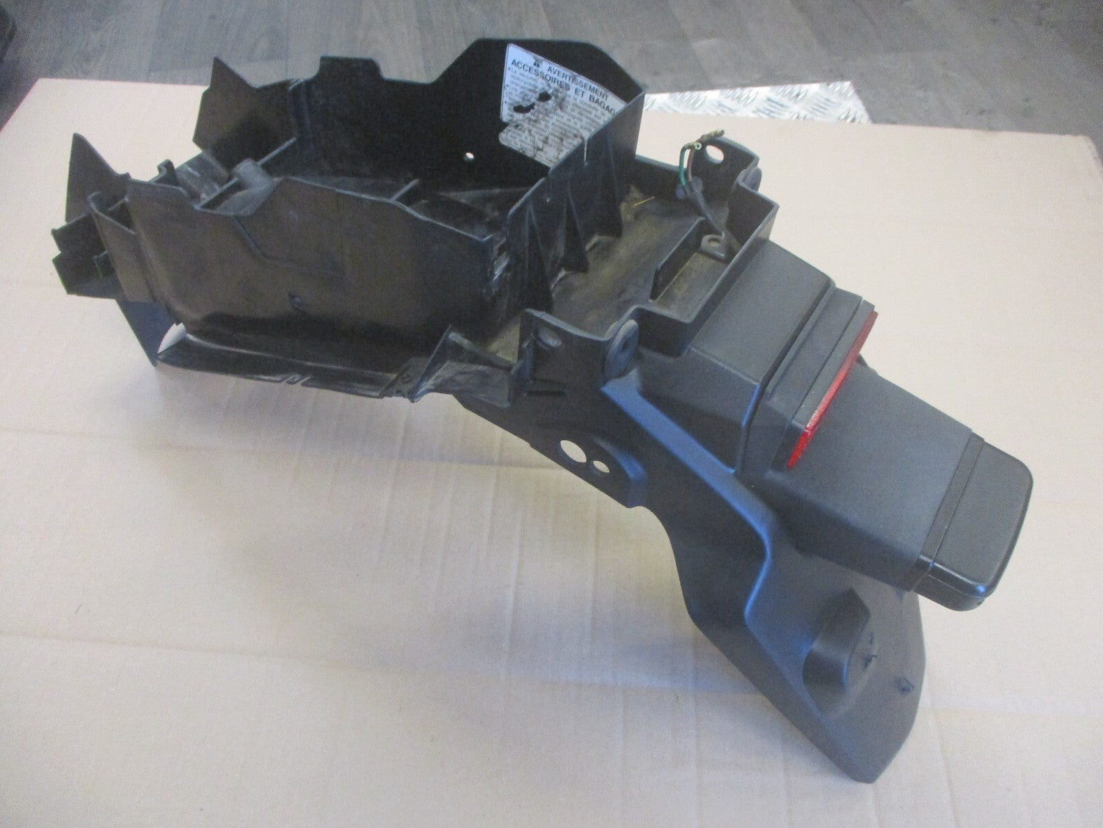Pare boue + bavette + feu de plaque pour Honda 125 CBR - JC34
