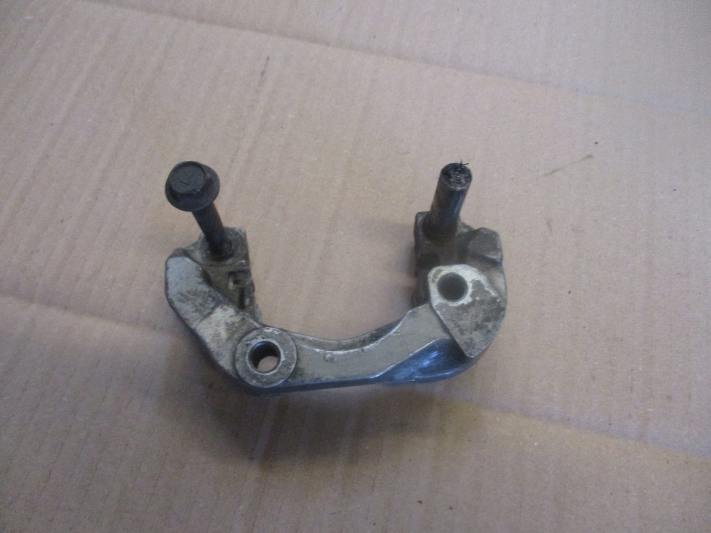 Support étrier de frein arrière pour Yamaha 600 XT - XTZ - 2KF - 3AJ