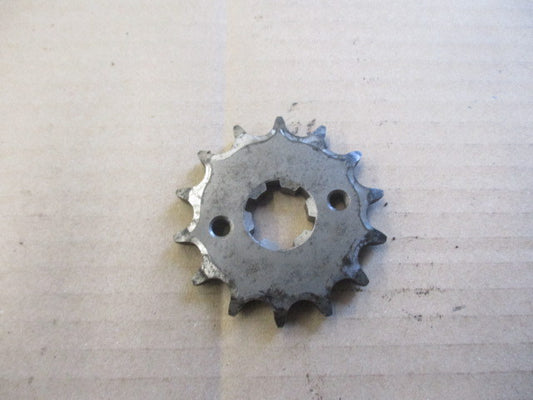 Pignon sortie de boite pour Yamaha 125 SR - 10F