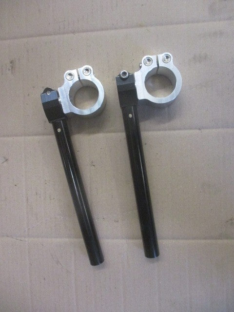 Demis guidons bracelets réglables NEUFS diamètre 43mm Honda 600 CBR ou autres