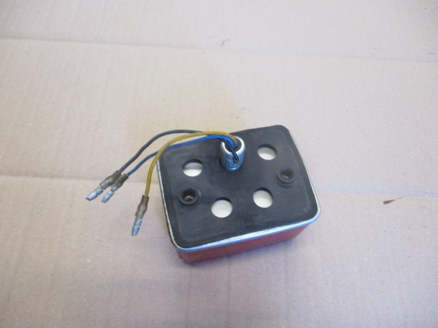 Feu arrière pour Yamaha 125 TW - DE01 - DE054