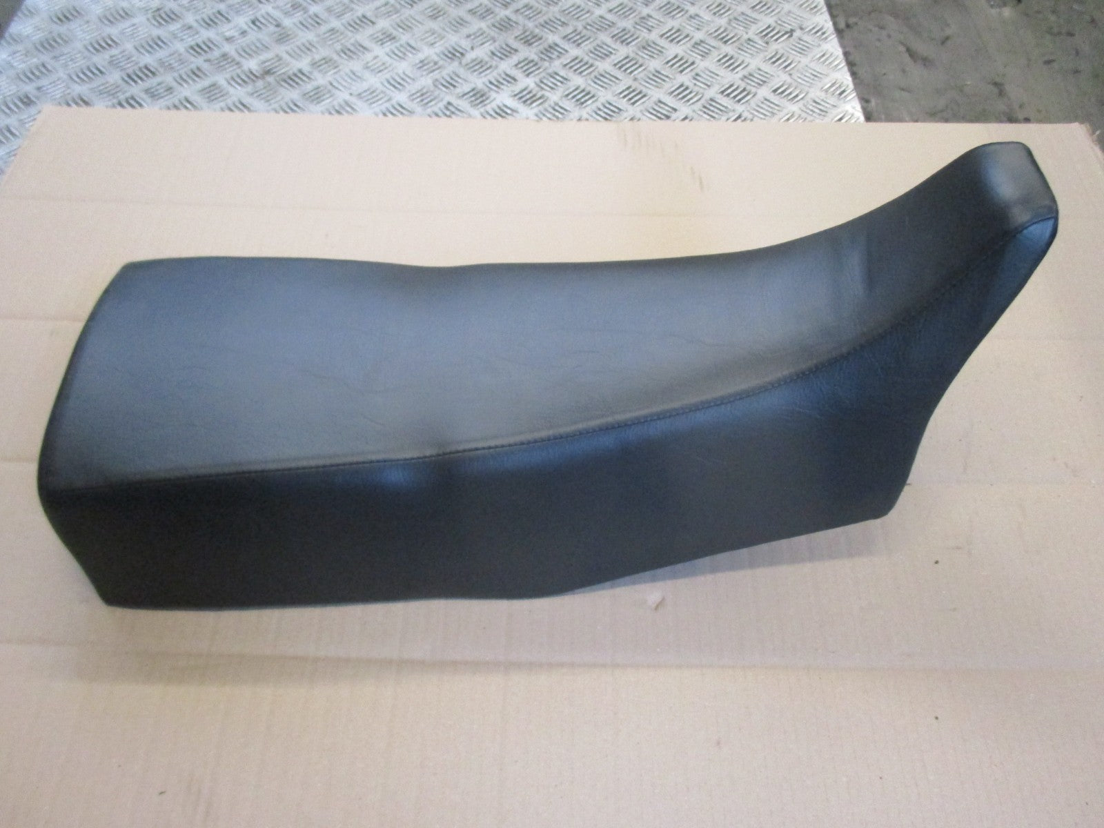 Selle refaite à neuf pour Honda 600 XLR - PD03