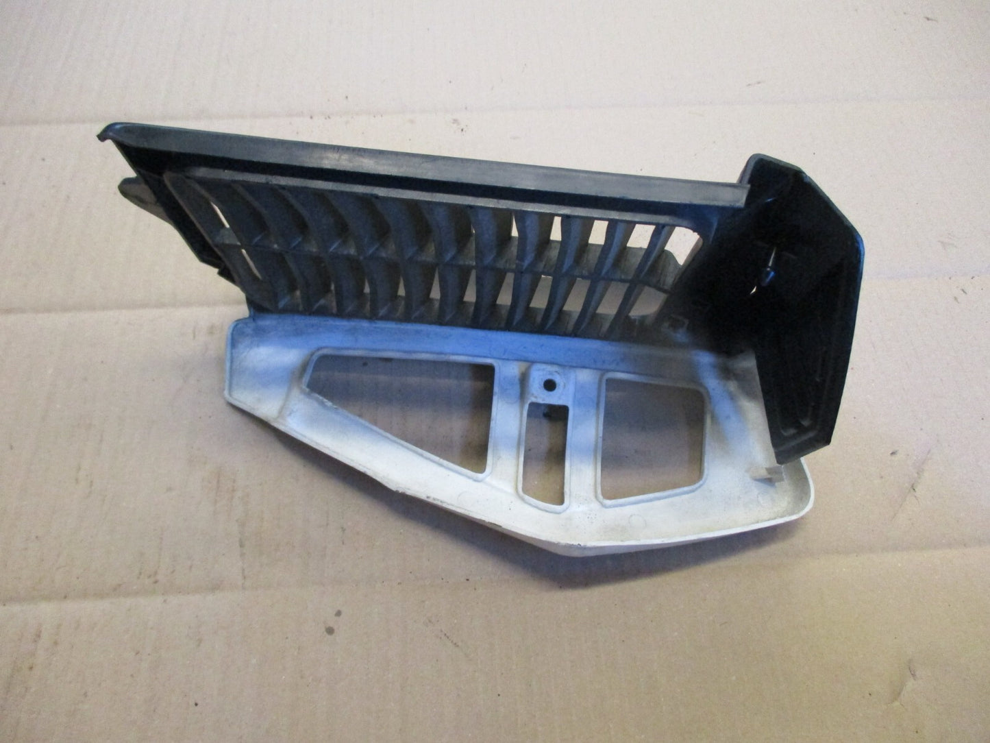 Ouie de radiateur  pour Yamaha 125 DTLC - 10V