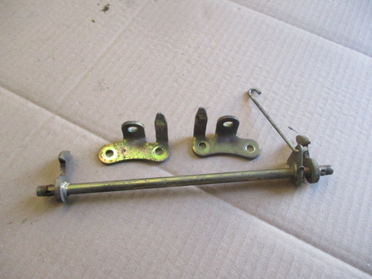 Fixations de selle pour Yamaha 125 TDR modèle 4FU / 5AE