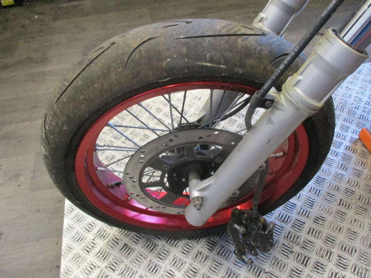 Roues EXCEL avec pneus jamais roulé Suzuki 650 DR RS SE - SP42A - SP43A - SP44A