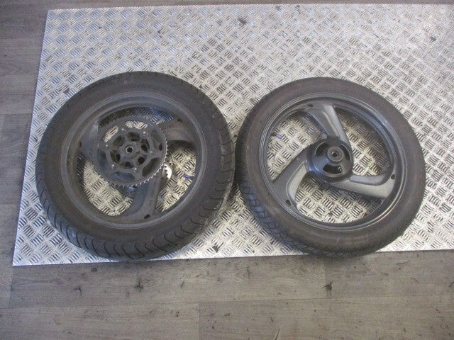 Roues avant + arrière pneu BRIDGESTONE très peu roulé Yamaha 125 TDR - 4FU - 5AE