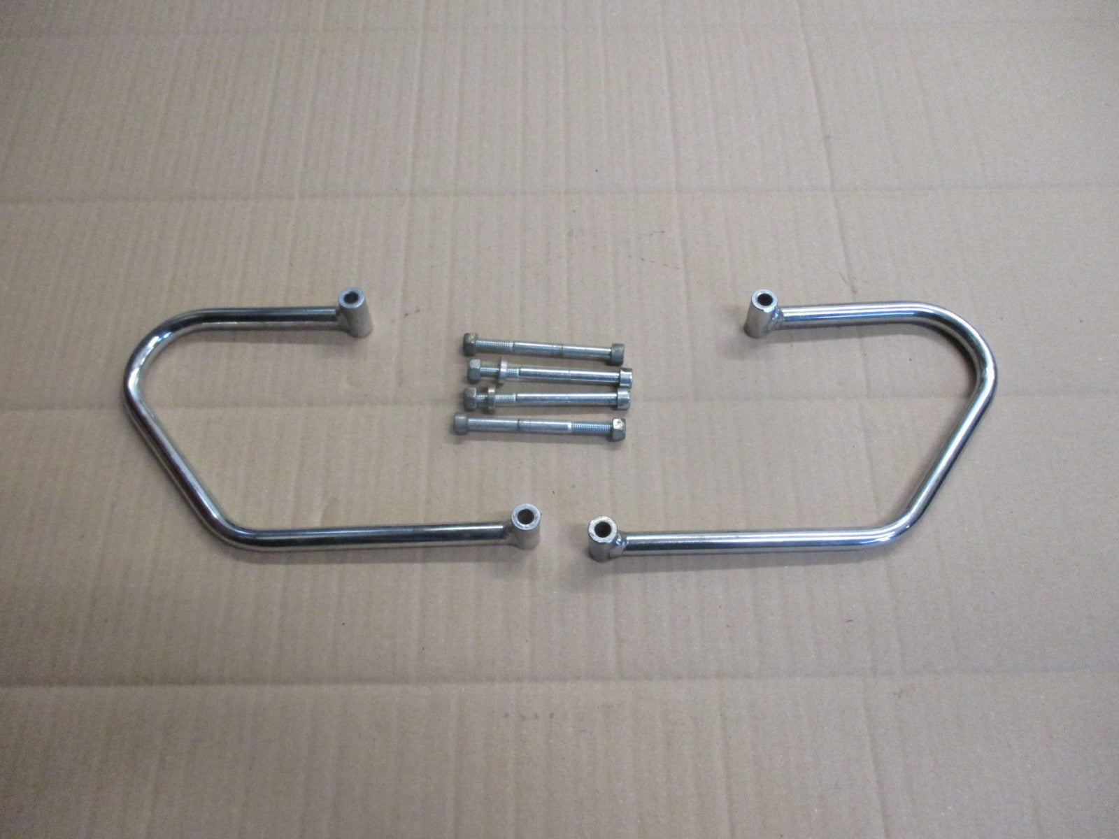 Supports sacoches pour Suzuki 125 GZ Marauder