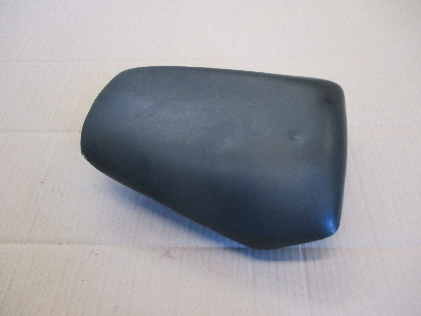 Selle passager arrière pour Honda 125 CBR - JC34