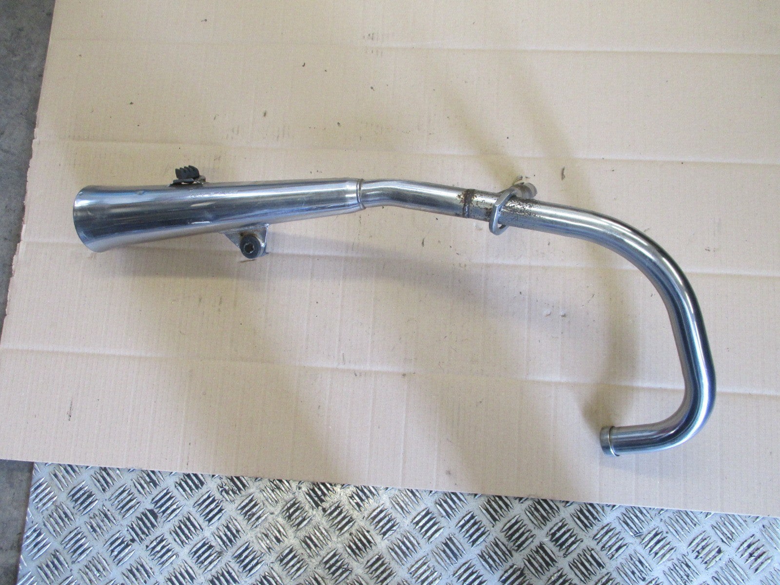 Pot d'échappement gauche pour Honda 125 CM - JC05