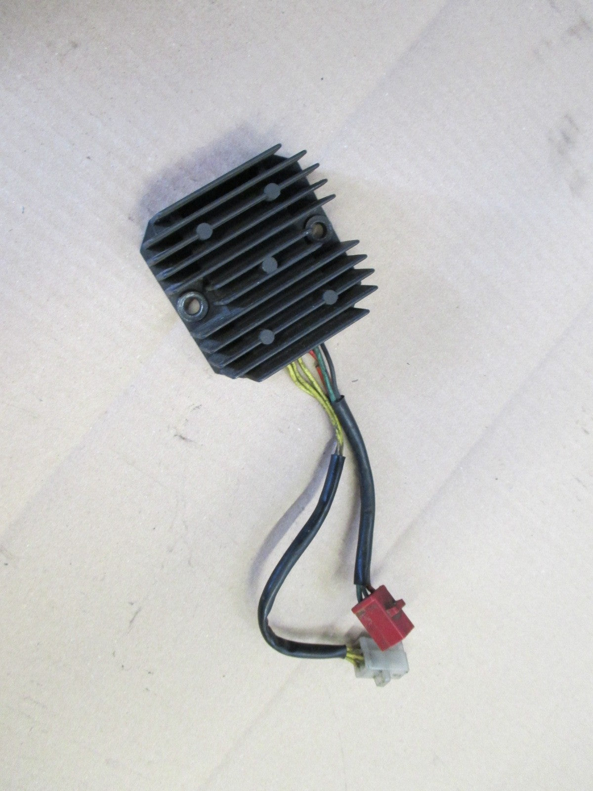 Régulateur SH 232-12 pour Honda 400 CX - 500 CX