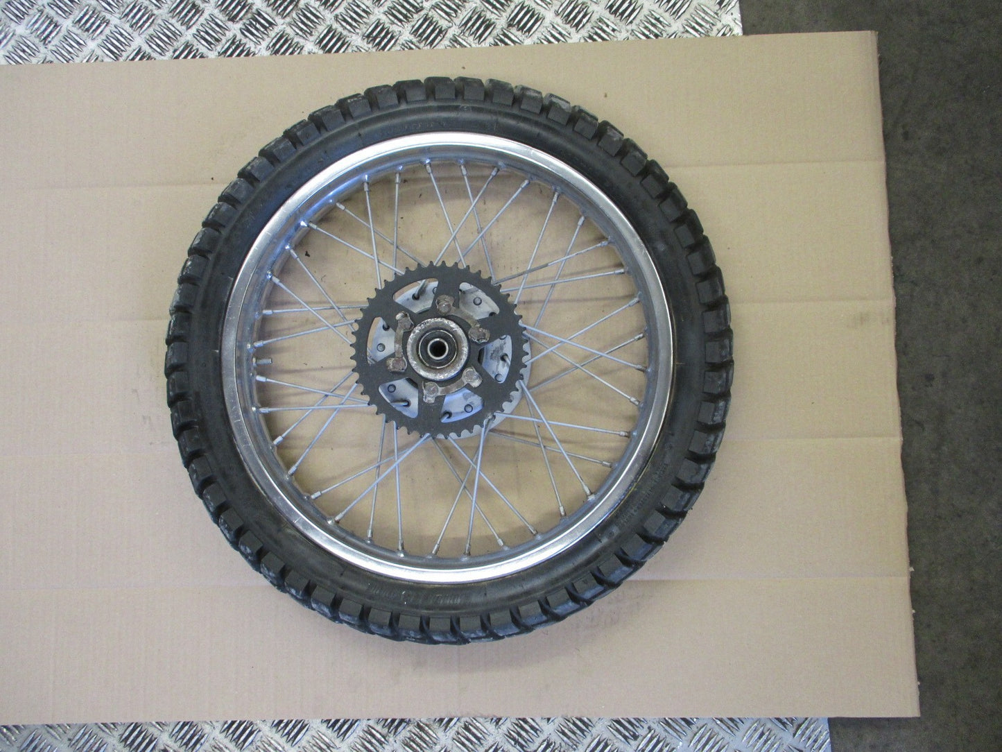 Roue arrière pour Suzuki 125 TS ER - 1979 / 1981