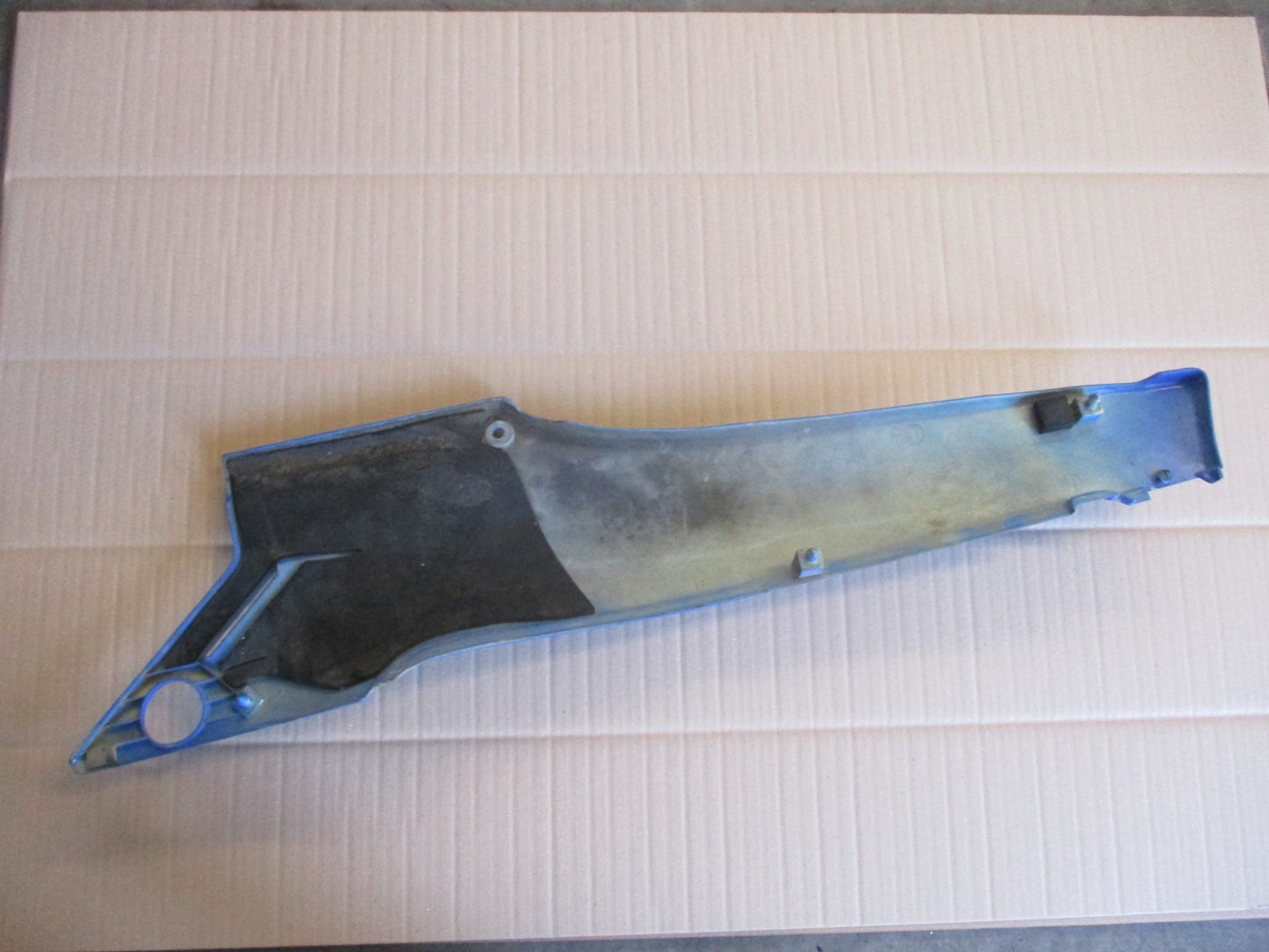 Cache latéral gauche pour Yamaha 125 TZR - 2RL
