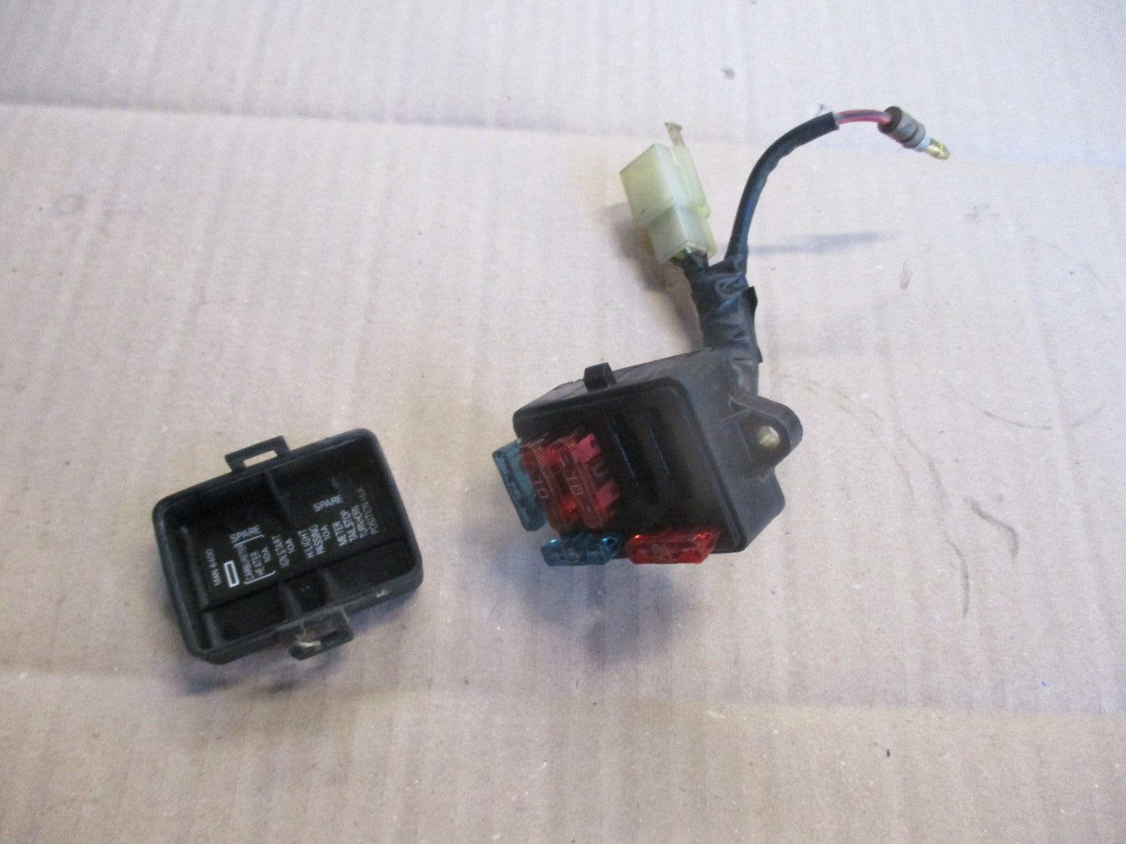 Boitier porte fusibles pour Honda 650 NX Dominator - RD08A