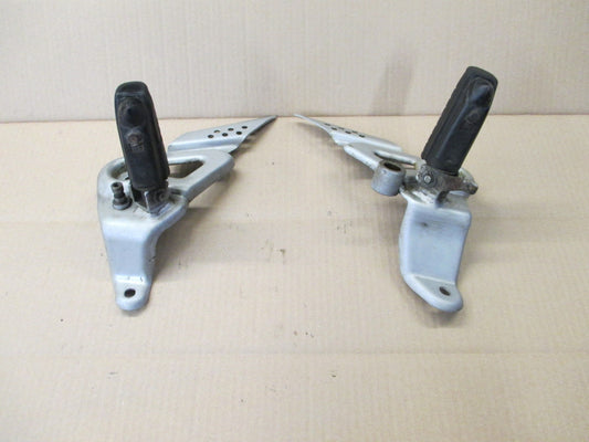 Platines cales pieds avant droite et gauche pour Honda 125 CBF - JC40A