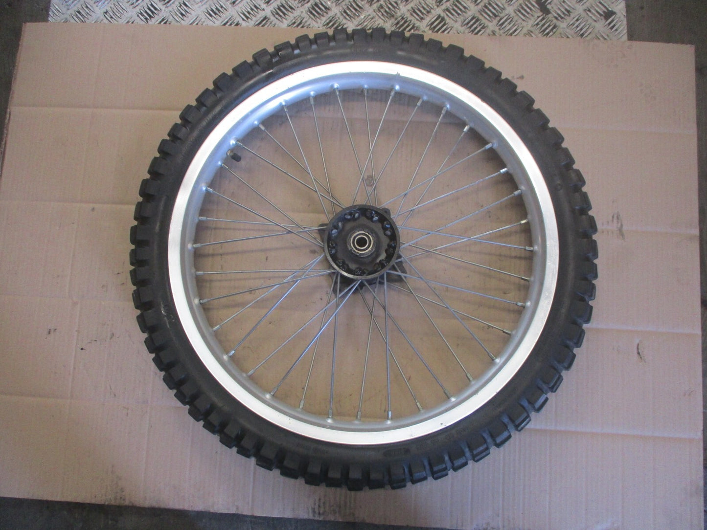 Roue avant pour Suzuki 650 DR RS SE - SP42A