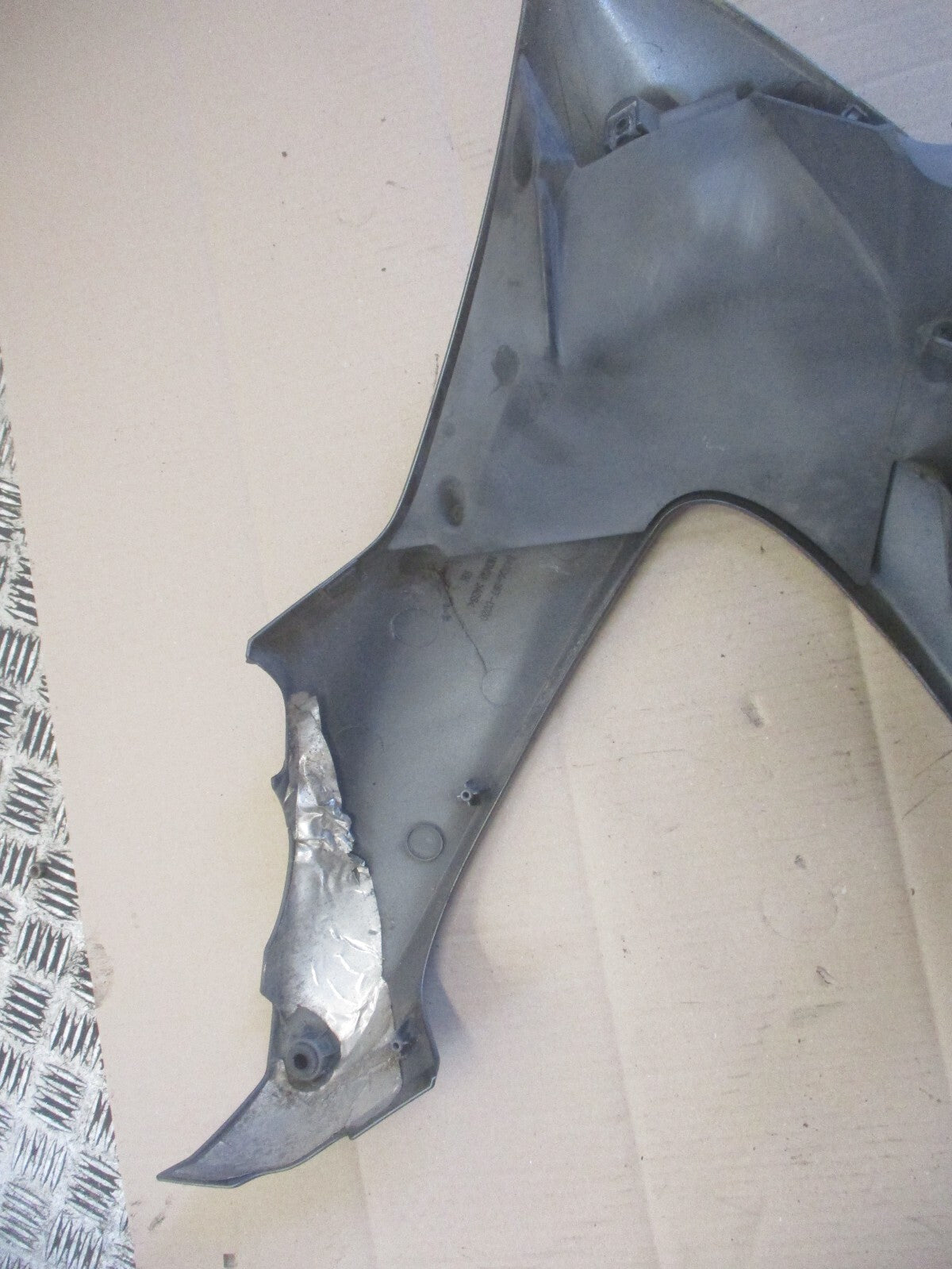 Flanc de carénage droit pour Honda 700 XLV Transalp - RD13A