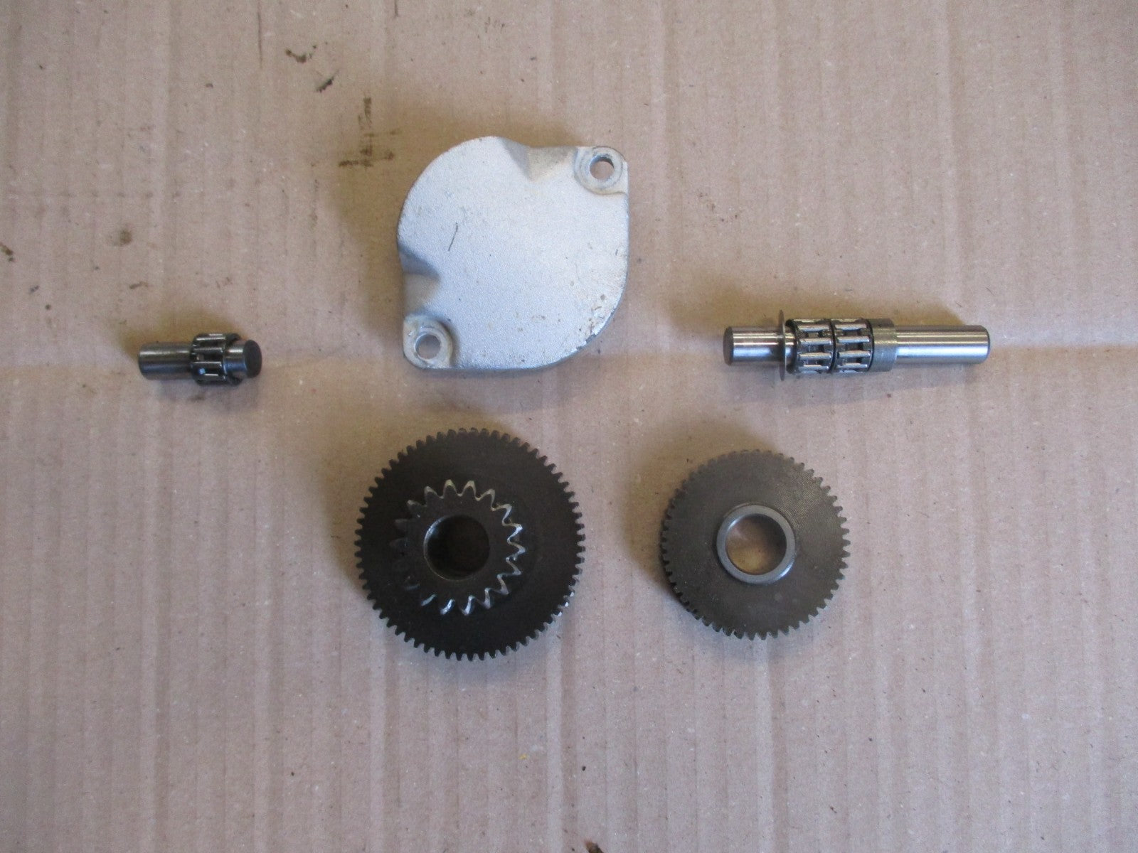 Pignons + carter de demarreur pour  Cagiva 350 - W12 - 2N1