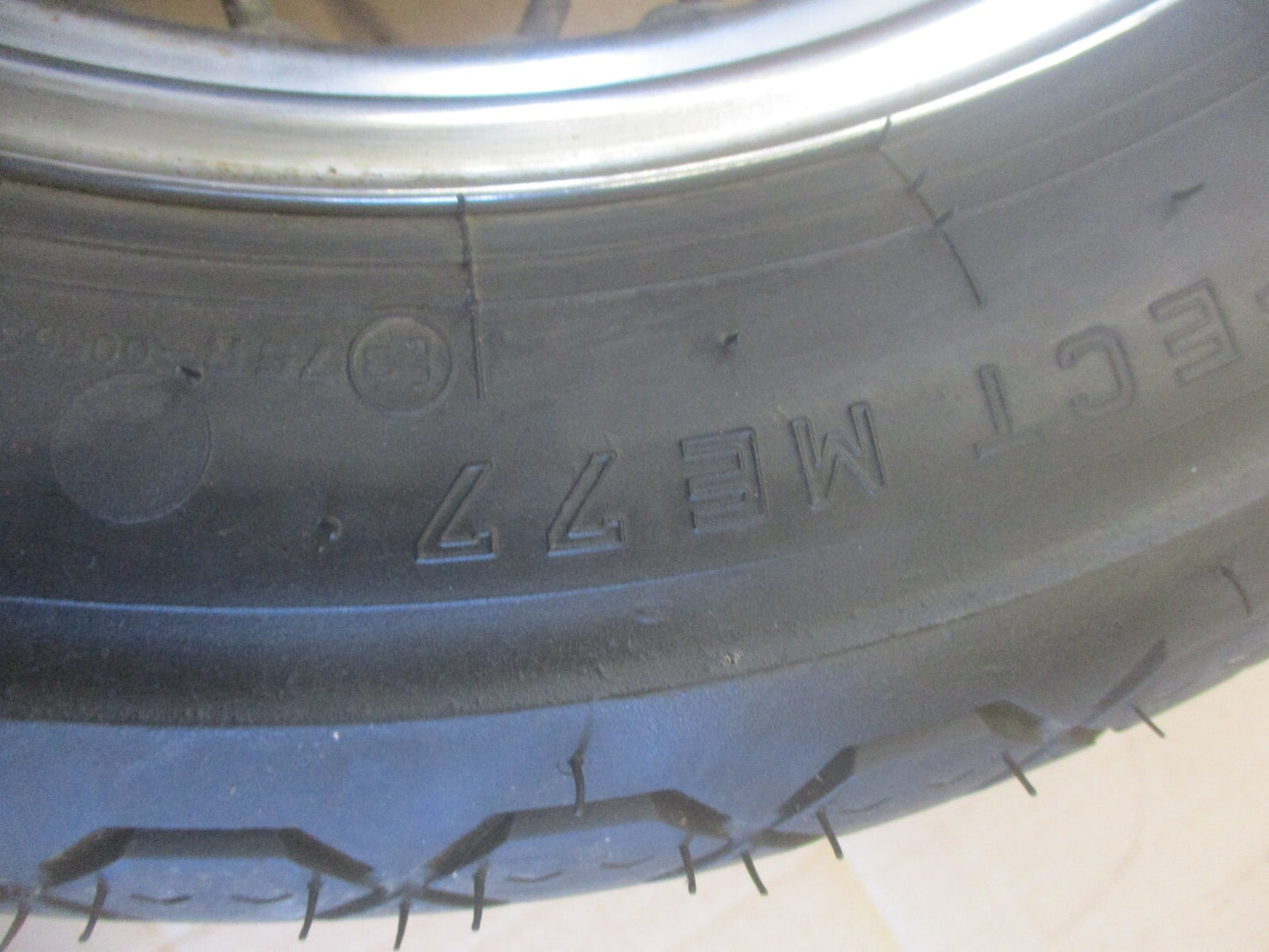 Roue arrière avec pneu très peu roulé pour Yamaha 125 XV Virago - 5AJ