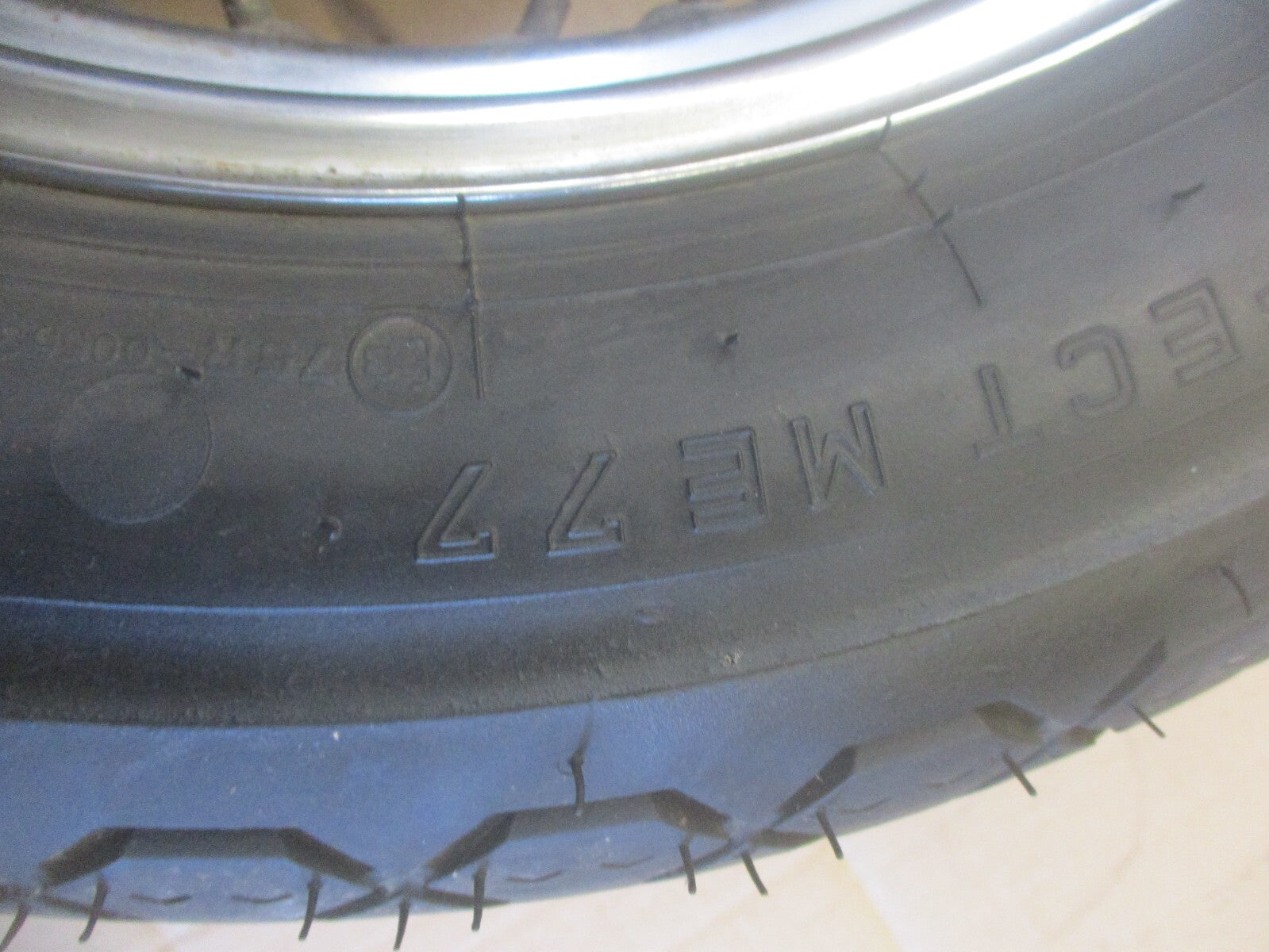 Roue arrière avec pneu très peu roulé pour Yamaha 125 XV Virago - 5AJ