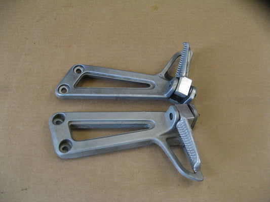 Cales pieds arrière pour Yamaha 125 TDR modèle 4FU / 5AE