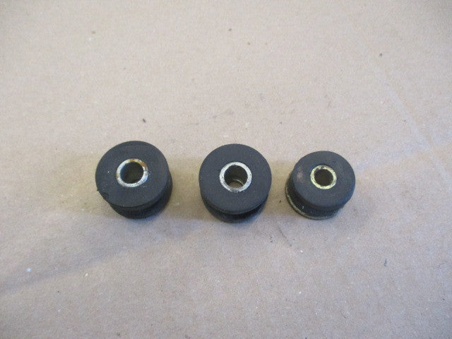 Caoutchoucs de fixation dosseret pour Honda 125 NX Transcity - JD12