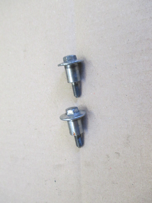 Vis de fixation couvre culasse pour Honda 125 CBF - JC74
