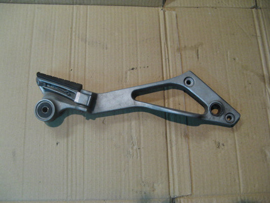 Platine cale pied arrière droite pour Yamaha 850 TDM - 3VD