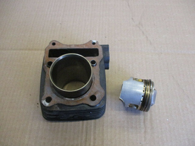 Cylindre / piston pour Suzuki 125 DR - SF43B