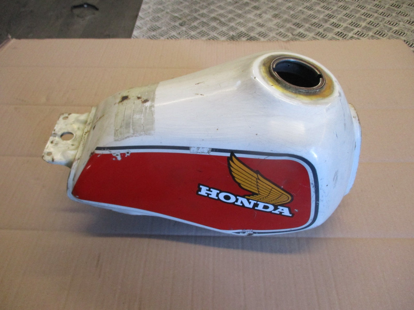 Réservoir pour Honda 125 XLR - JD04