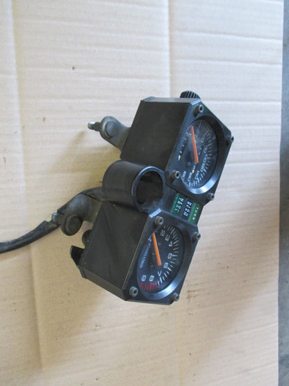 Bloc compteur compte tours 42409 kms pour Suzuki 750 DR - 800 DR - SR41A - SR42A