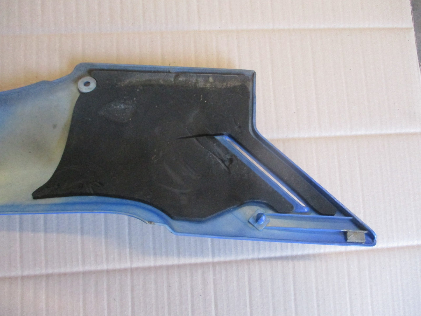 Cache latéral droit pour Yamaha 125 TZR - 2RL