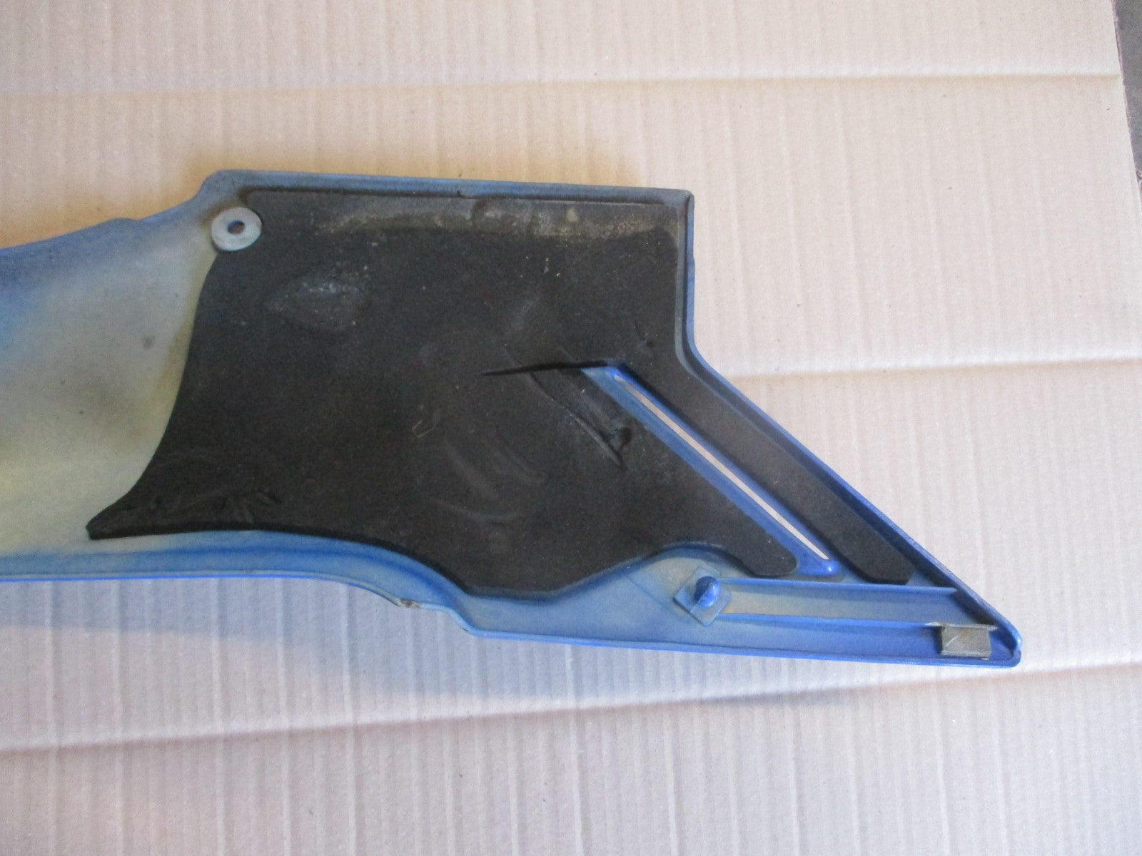 Cache latéral droit pour Yamaha 125 TZR - 2RL