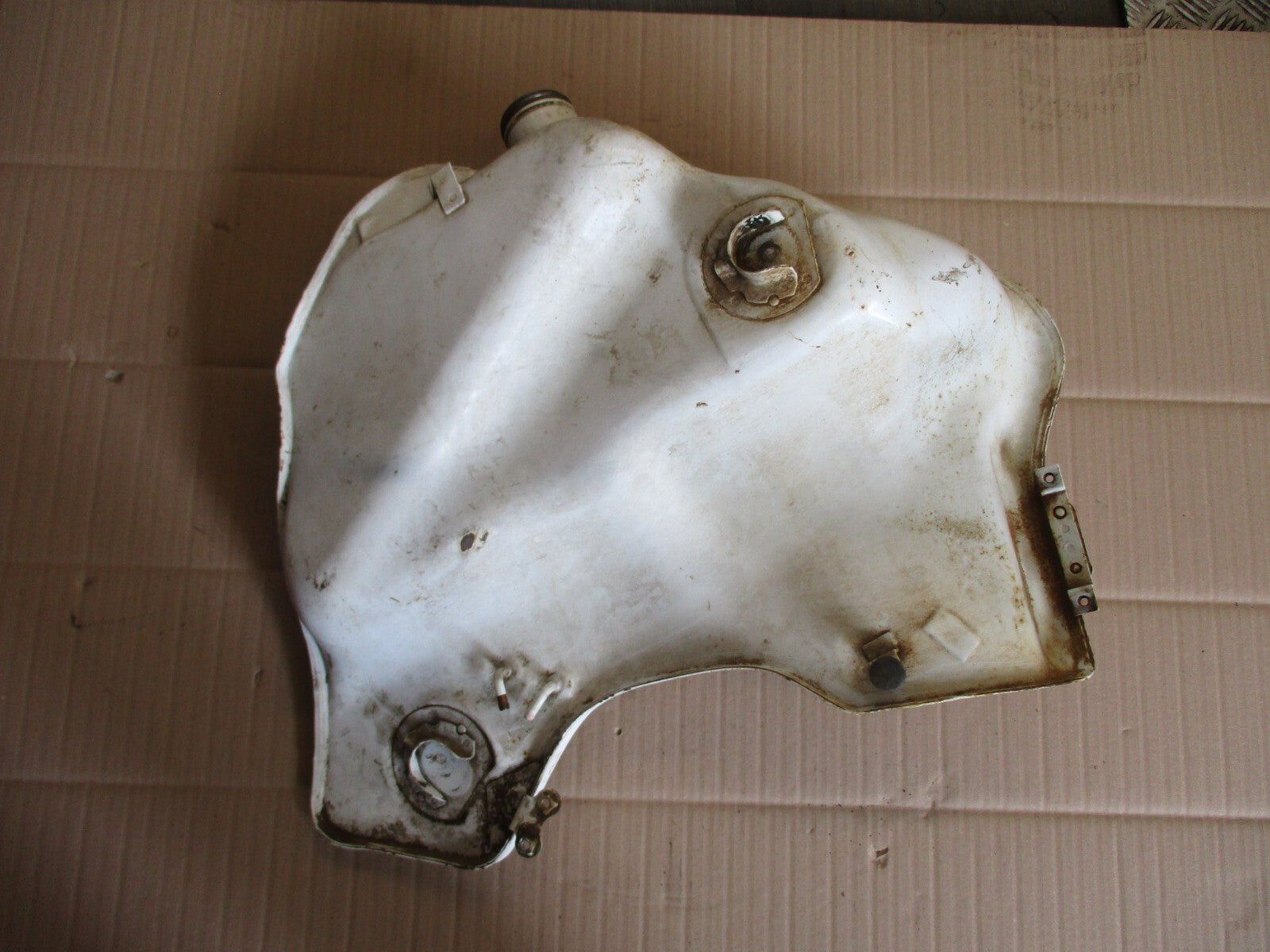 Réservoirs pour Suzuki 750 DR - 800 DR - SR41 - SR42A